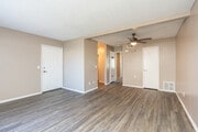 1BR, 1BA - 600SF - Living Room - Magnolia Apartments
