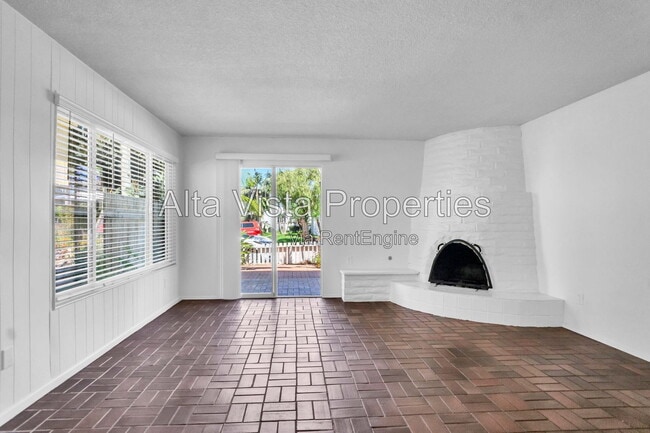 Building Photo - 325 Rosemont St