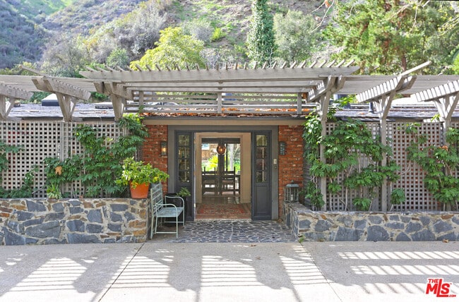 Building Photo - 2673 Mandeville Canyon Rd