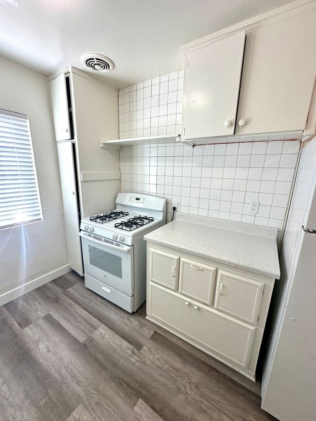 Photo - Cute 1bd/1ba move in ready in NoHo Unit 11481 Victory Blvd