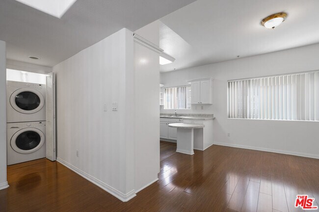 Photo - 1650 Colby Ave Unit 2