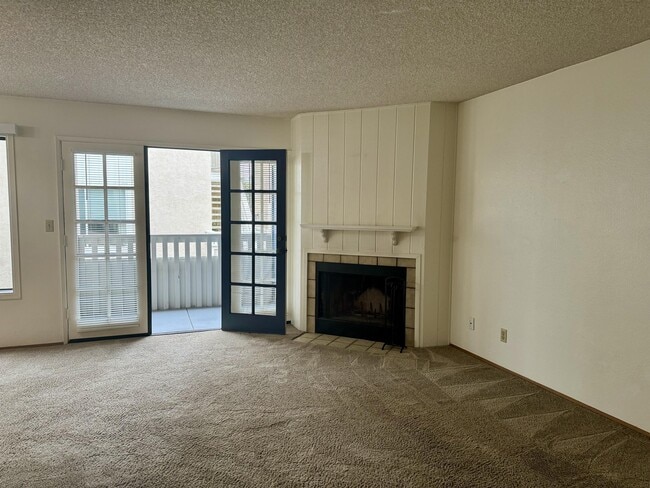 Photo - 5655 Riley St