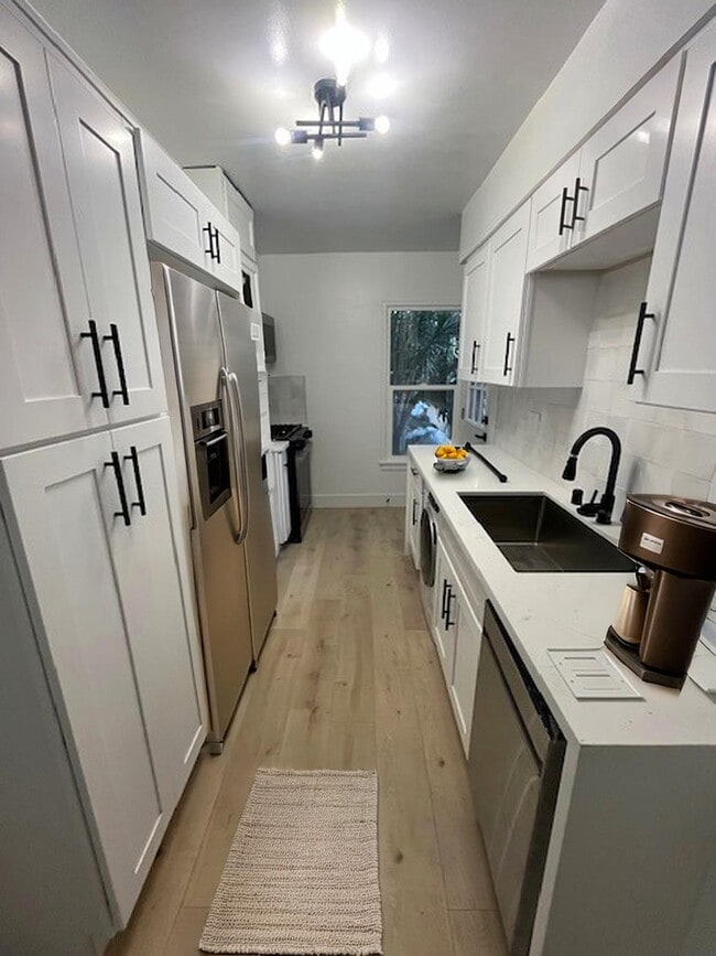 Photo - 1936 Magnolia Ave Unit 1