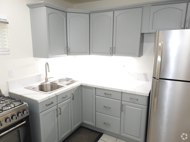 Building Photo - 2966 E St Rental