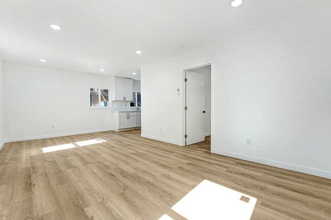 Photo - Newly Remodeled 1 Bedroom / 1 Bath in the Heart of Hollywood Unit 1142 1/2