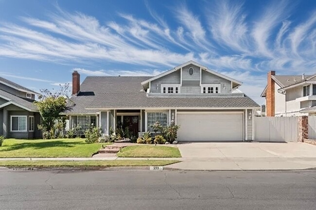 Building Photo - 5BD/4BA POOL HOME IN ALTA VISTA SOUTH | SOLAR SAVINGS | $6,500/mo