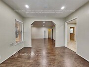 Photo - 6077 Main St