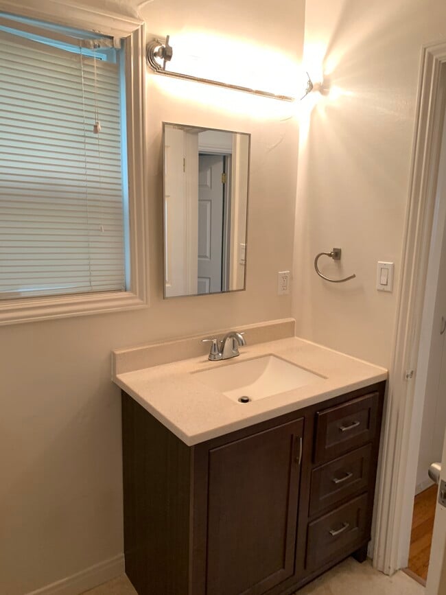 Remodeled bath - 219 Esperanza Ave Unit 1