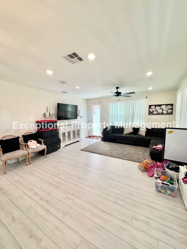 Photo - 13941 Blossom Way