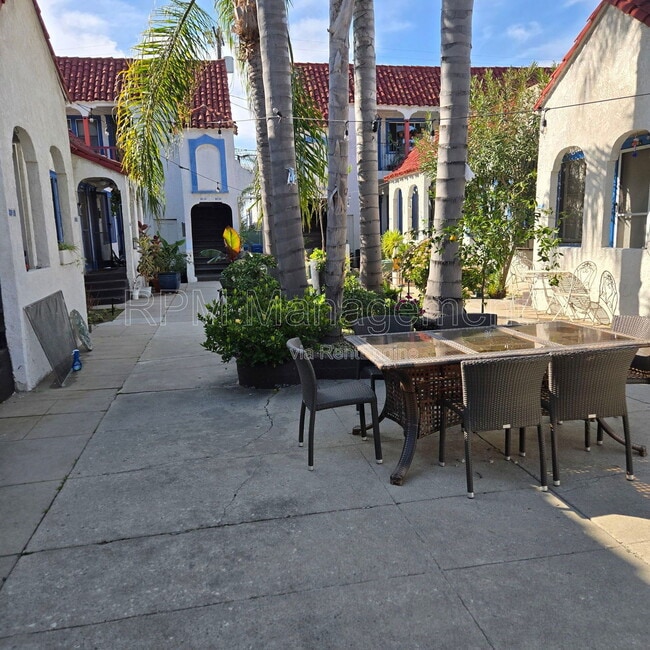 Photo - 829 1/3 N. Formosa Ave. Unit 829 1/3