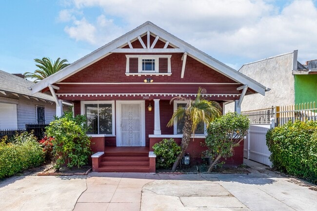 Photo - 1418 W Jefferson Blvd House
