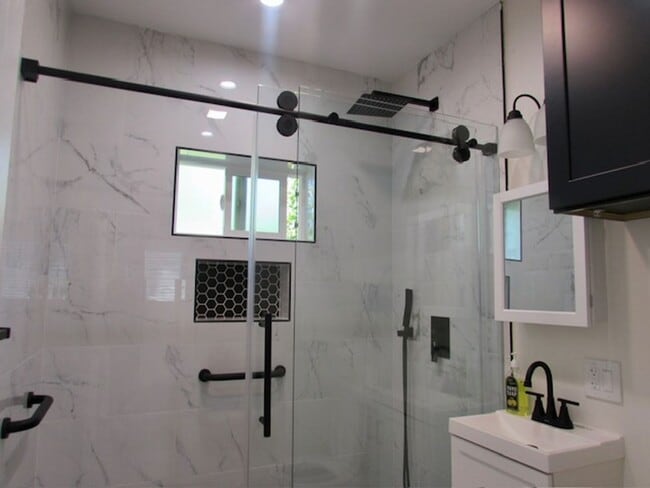 Photo - Jr ADU-1 bedroom 320sq ft Washer/Dryer/Refrigerator--Gated parking