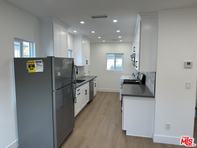 Building Photo - 1864 W 25th St