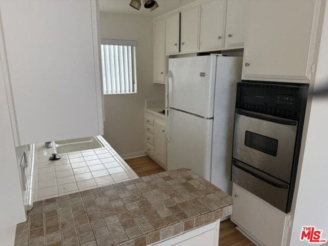 Photo - 18600 Burbank Blvd Unit 205