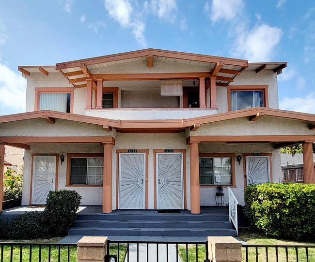 Photo - 1635 S Burnside Ave Unit 1635 Burnside