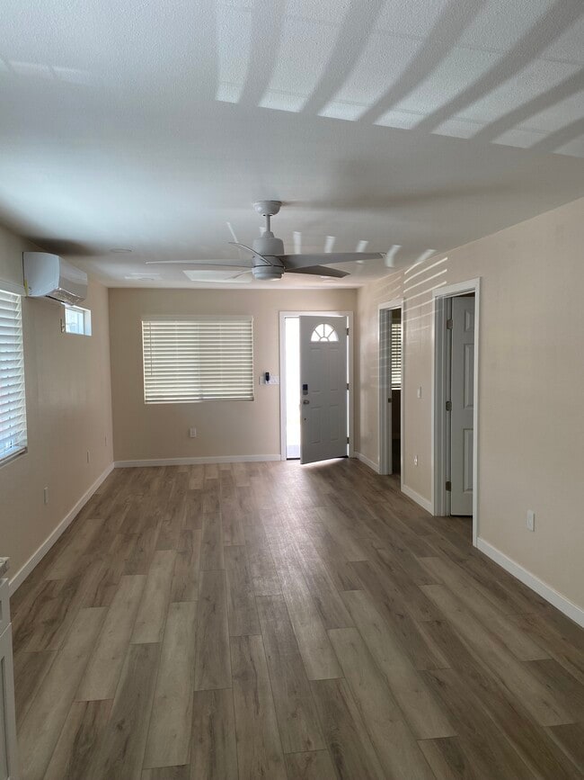 Photo - 549 E Tujunga Ave Unit 549 e Tujunga Ave