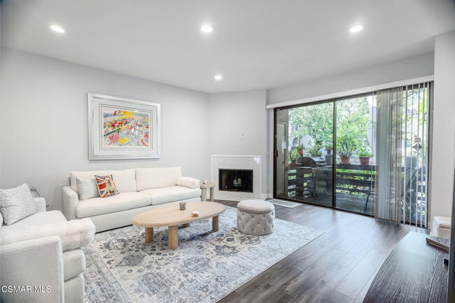 Photo - 21901 Burbank Blvd