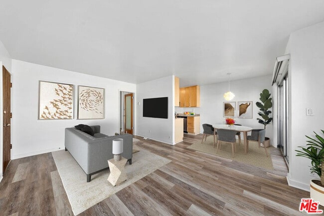 Building Photo - 11670 Iowa Ave Unit 3