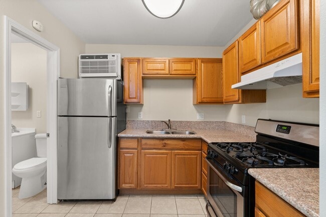 Photo - Annex on Chicago