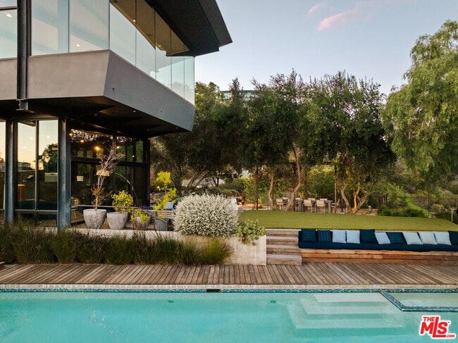 Photo - 1406 1/2 N Kenter Ave