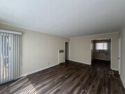 Photo - 132 N Maple St