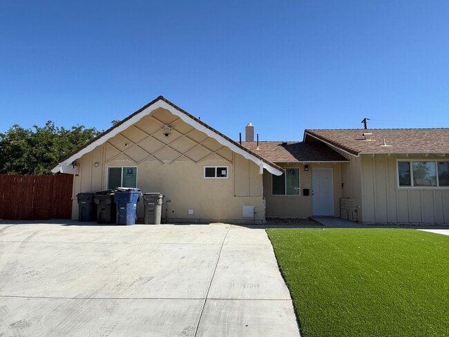 Building Photo - AV T 1105 Unit 1107