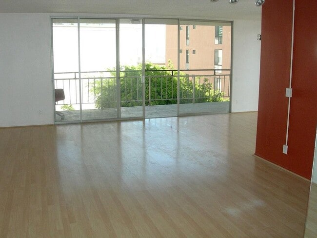 Photo - 7270 Hillside Ave Unit In hart of Hollywood 2 bedroom