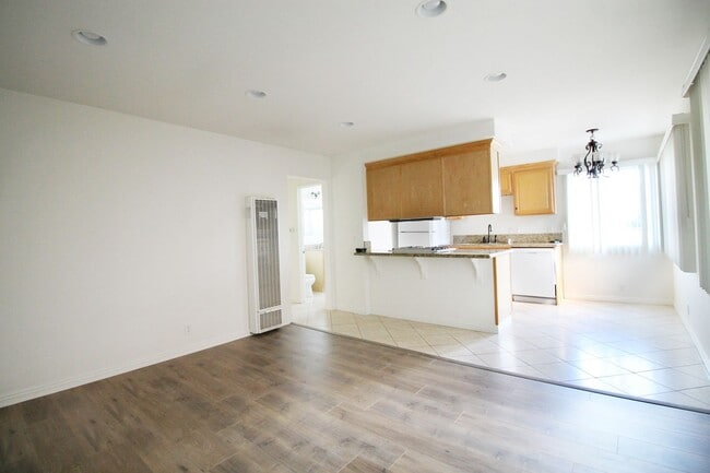 Photo - 1126 Cypress Ave Unit 3