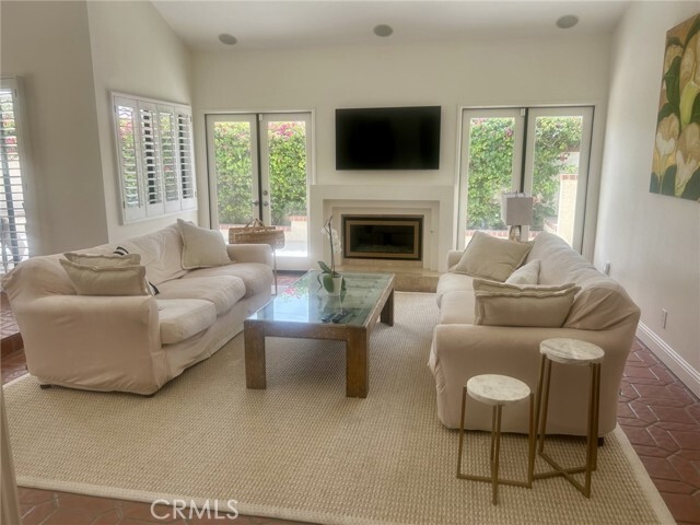 Photo - 22 Cll Escala