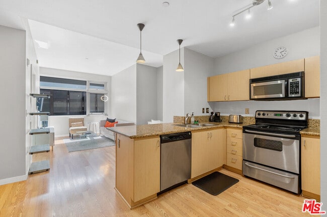 Photo - 630W W 6th St Condo Unit 613