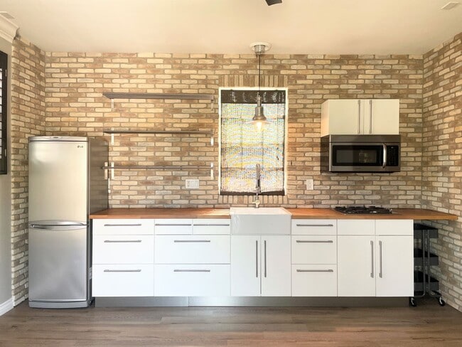 Photo - Granny Flat with All Utilities Included!