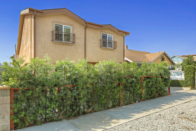 Building Photo - 3424 Bellevue Ave