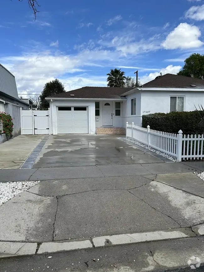 Building Photo - 17407 Califa St Rental