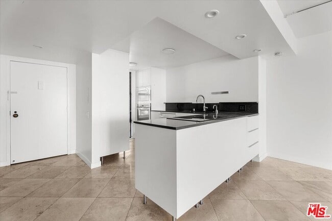 Photo - 4314 Marina City Dr Unit 924