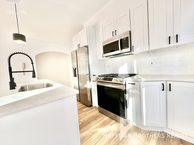 Photo - 330 N Spaulding Ave