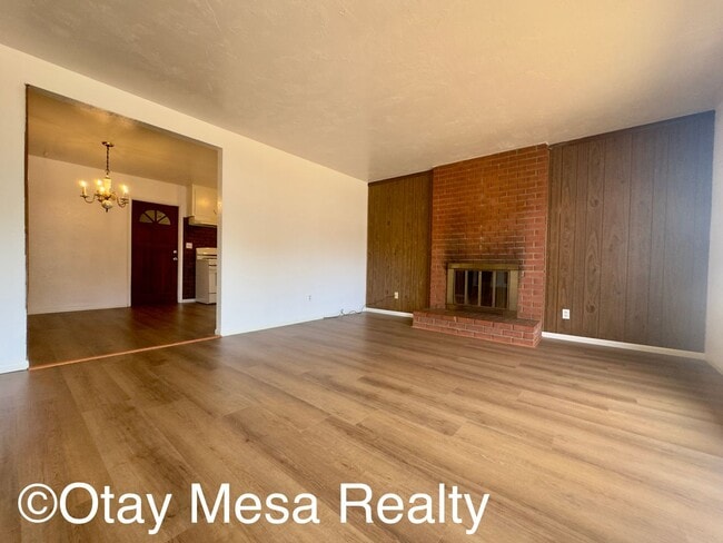 Building Photo - Charming 3-Bedroom Home with Expansive Outdoor Space