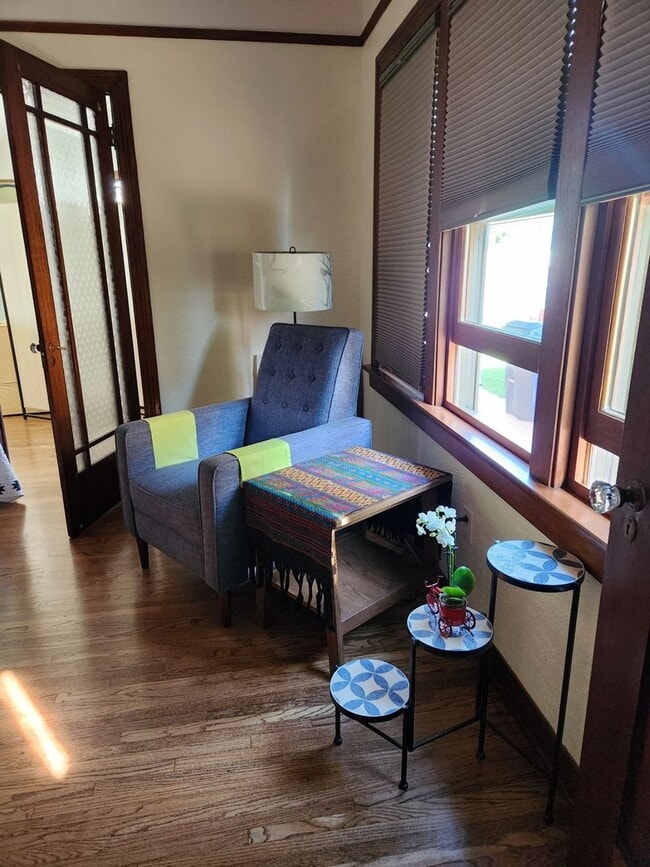 Photo - Furnished Room For Rent- Talmadge Dr./ Kensington Unit Room 2