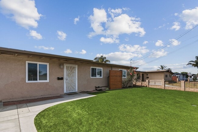 Photo - 1127 Hemlock Ave