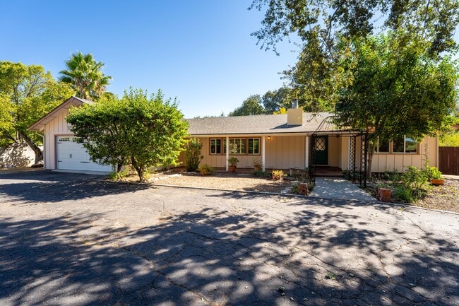 Photo - 190 Fairway Ln