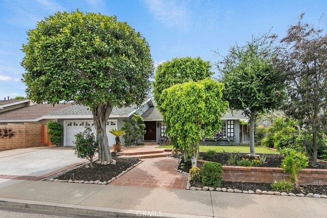 Photo - 24031 Olivera Dr