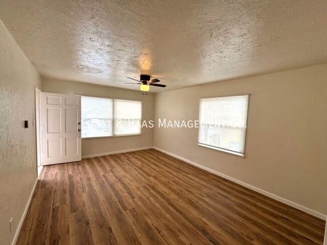 Photo - 932 Gardenia Ave