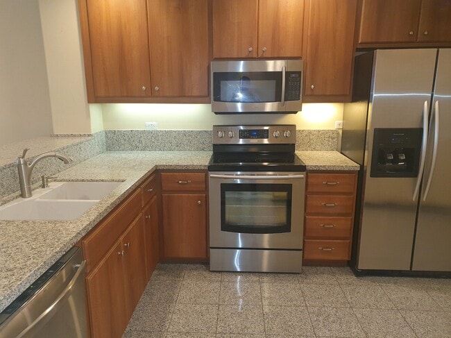 Photo - 2233 Martin Unit 307