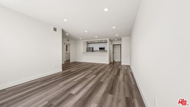 Photo - 7453 Haskell Ave Unit 9