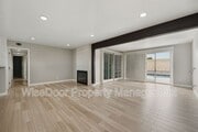 Photo - 387 E Nubia St House
