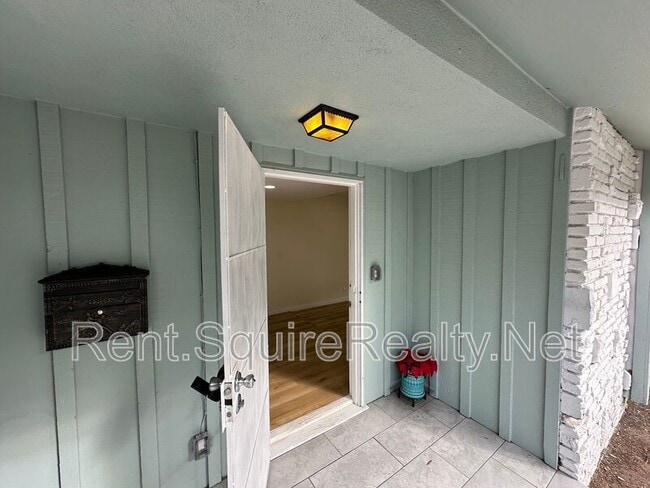 Photo - 747 E Benbow St