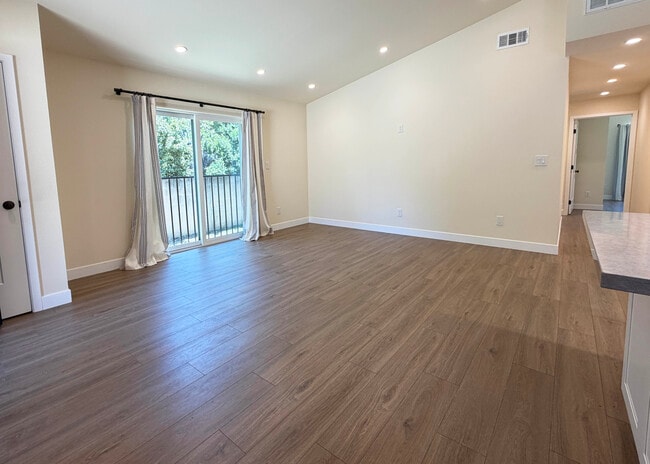 Living Room - 19334 Topham St