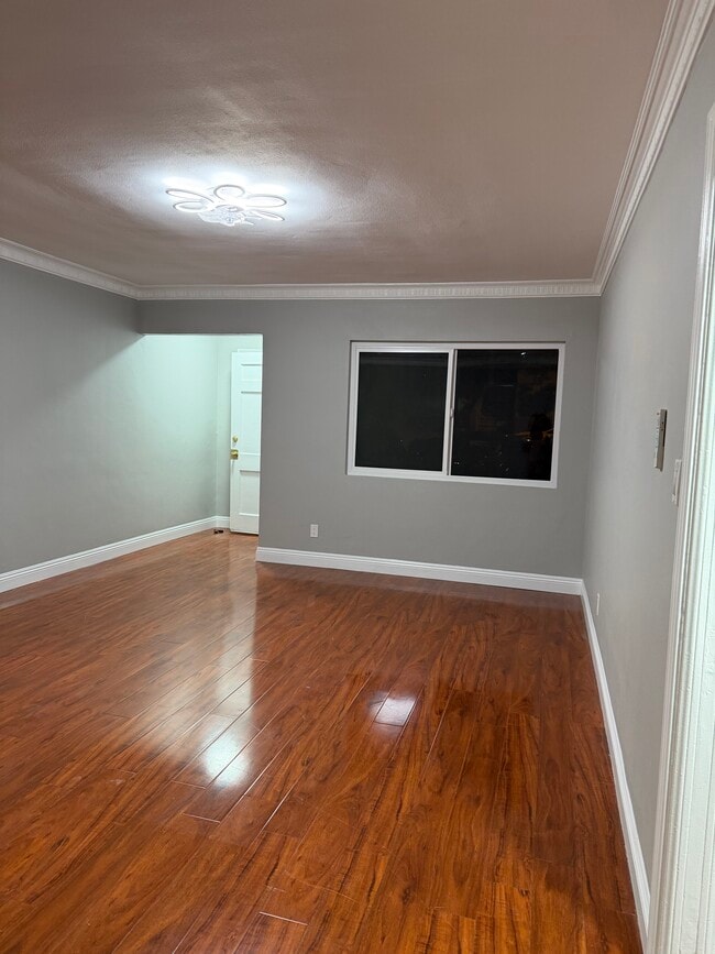 Living room - 1483 Allison Ave