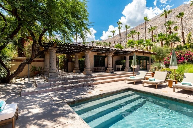 Luxury Oasis in Palm Springs Retreat - Luxury Oasis in Palm Springs Retreat House