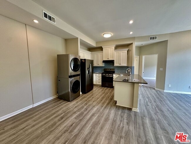 Building Photo - 6140 Monterey Rd Unit 432