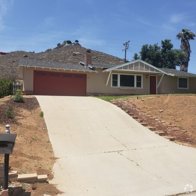 Building Photo - 7329 Sebastian Ave Rental
